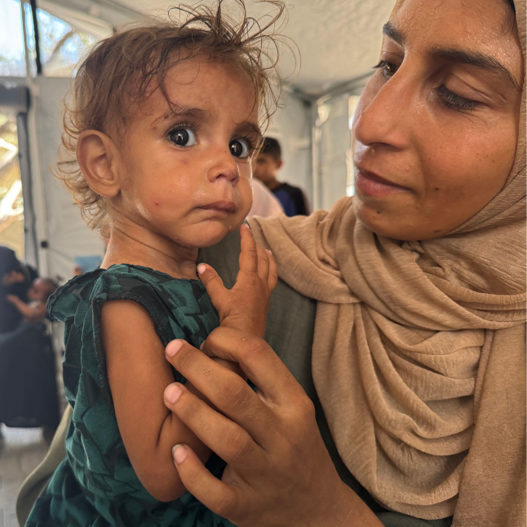 Areej y su hija Noor. Gaza.